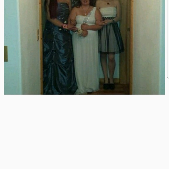 Prom dress - Picture 3 of 3